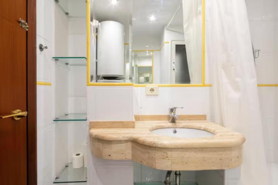א-קורוניה Amazing Location Coruna Downtown מראה חיצוני תמונה